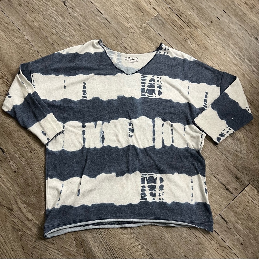 CHARLIE B Navy and Cream Tie-Dye V-Neck Top